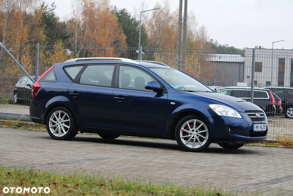 Kia Ceed - 4