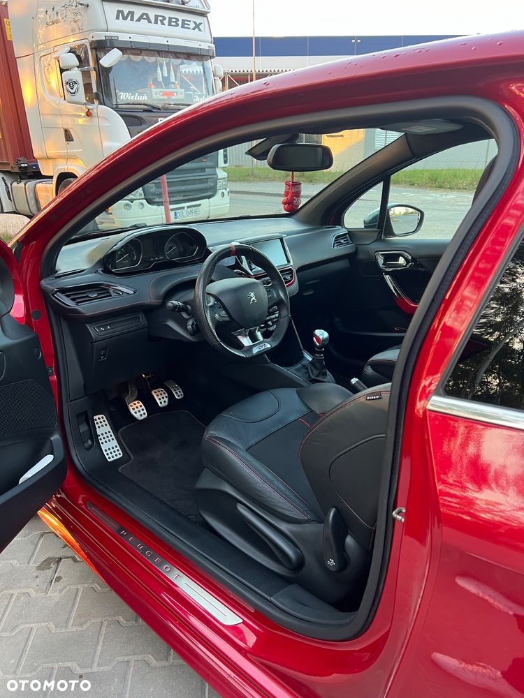 Peugeot 208 1.6 THP GTi - 10