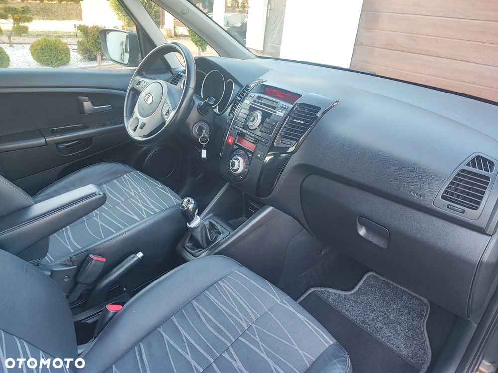 Kia Venga 1.4 CRDi 90 Vision - 28