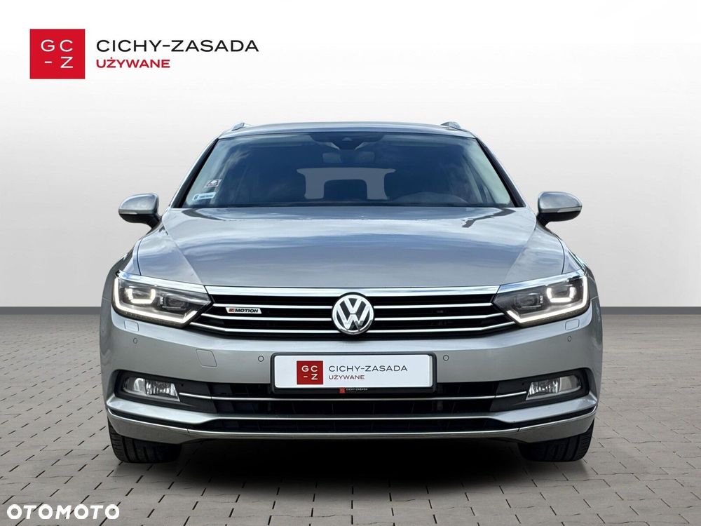 Volkswagen Passat Variant 2.0 TDI Bi-Turbo BMT 4Mot Highline DSG - 9