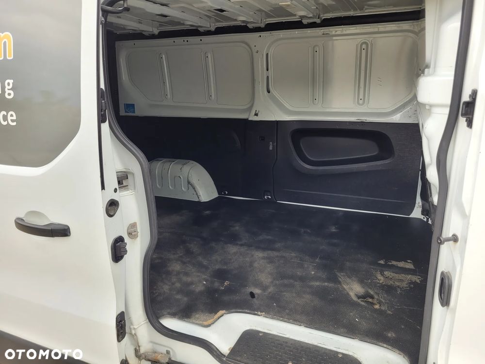 Opel Vivaro - 11