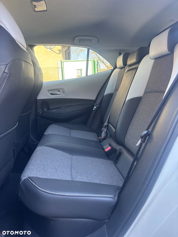 Toyota Corolla 1.8 Hybrid Selection - 10
