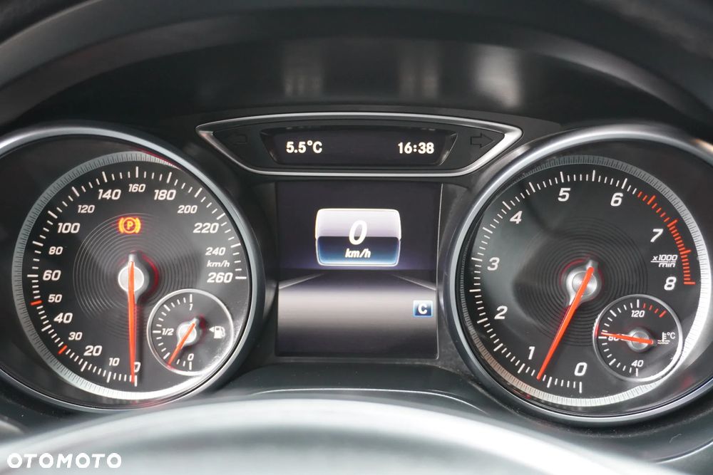 Mercedes-Benz CLA 200 Peak Edition - 37