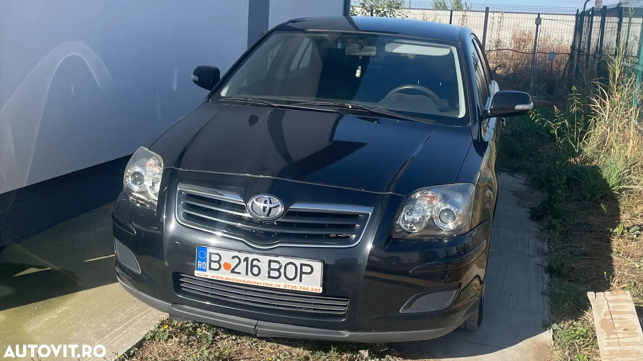 Toyota Avensis - 1
