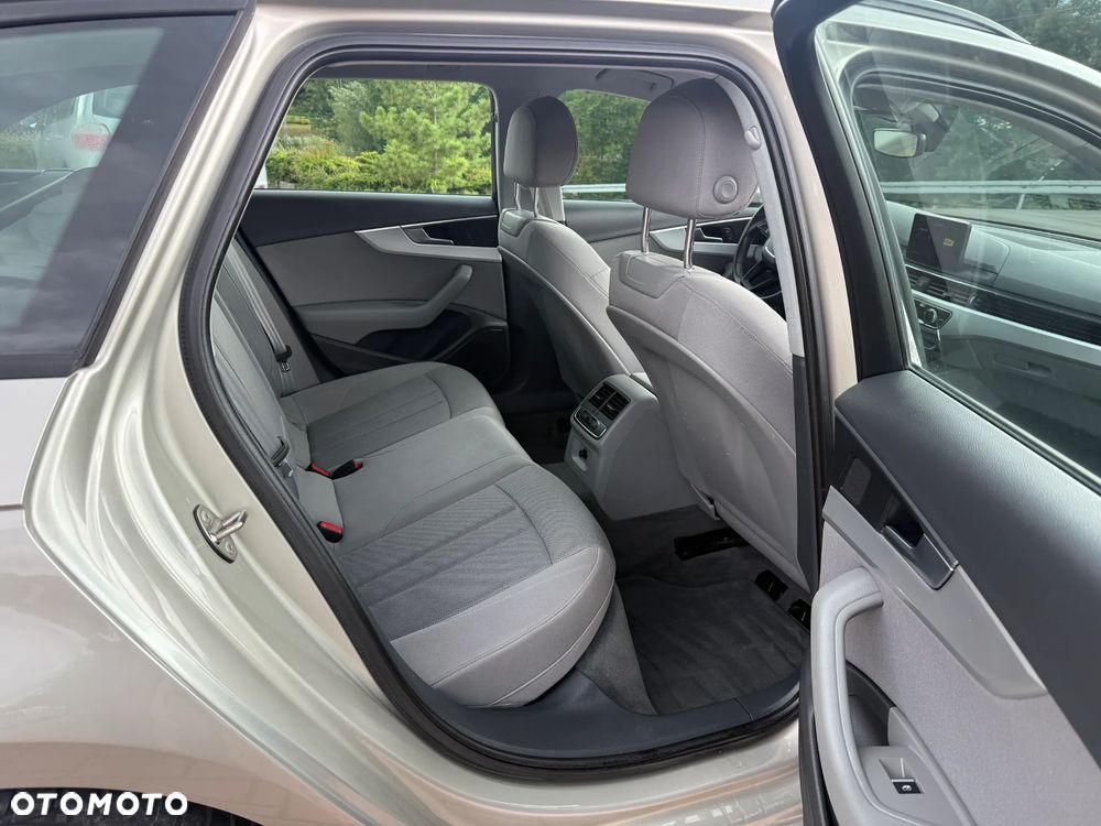 Audi A4 Avant 2.0 TDI ultra S tronic - 13