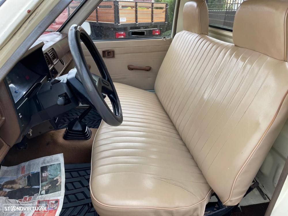 Toyota Hilux HILUX 2.4 D (75CV) - 9