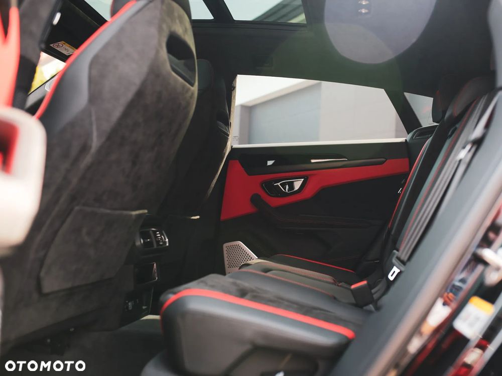 Lamborghini Urus - 12
