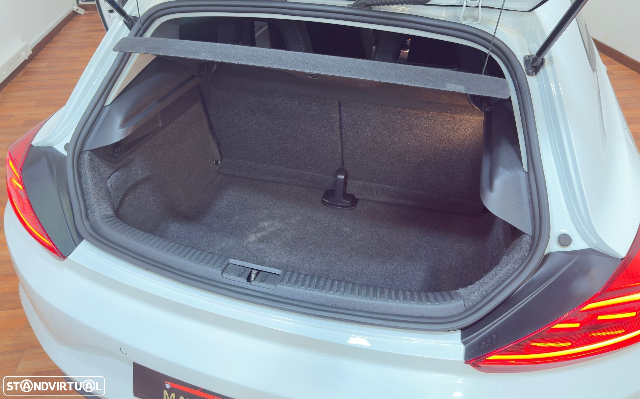 VW Scirocco 2.0 TDI Sport DSG - 14