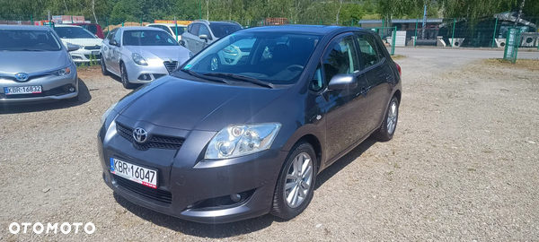 Toyota Auris 1.6 Life+