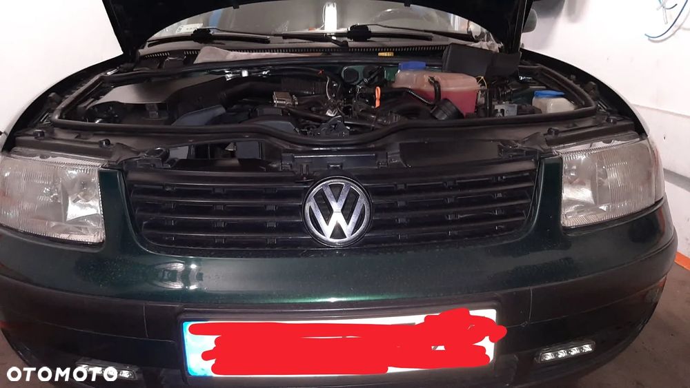 Volkswagen Passat 1.6 CL - 15