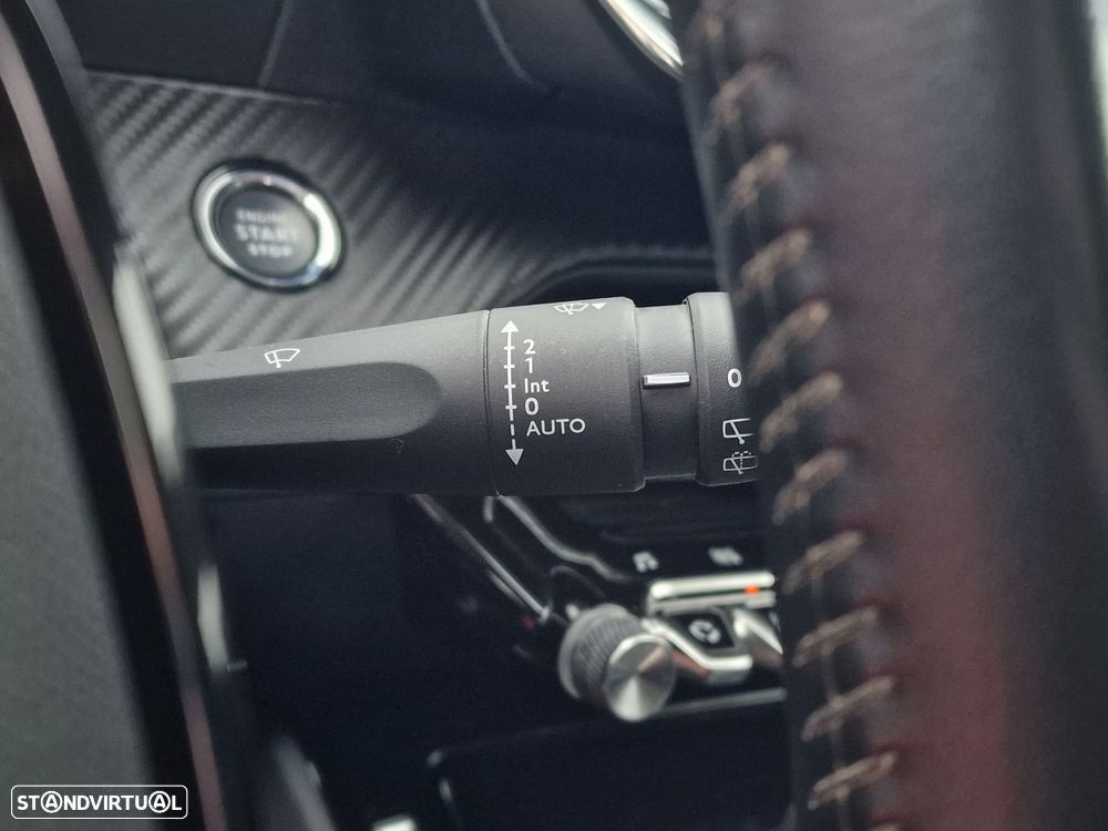 Peugeot 2008 1.2 PureTech Allure Pack - 22