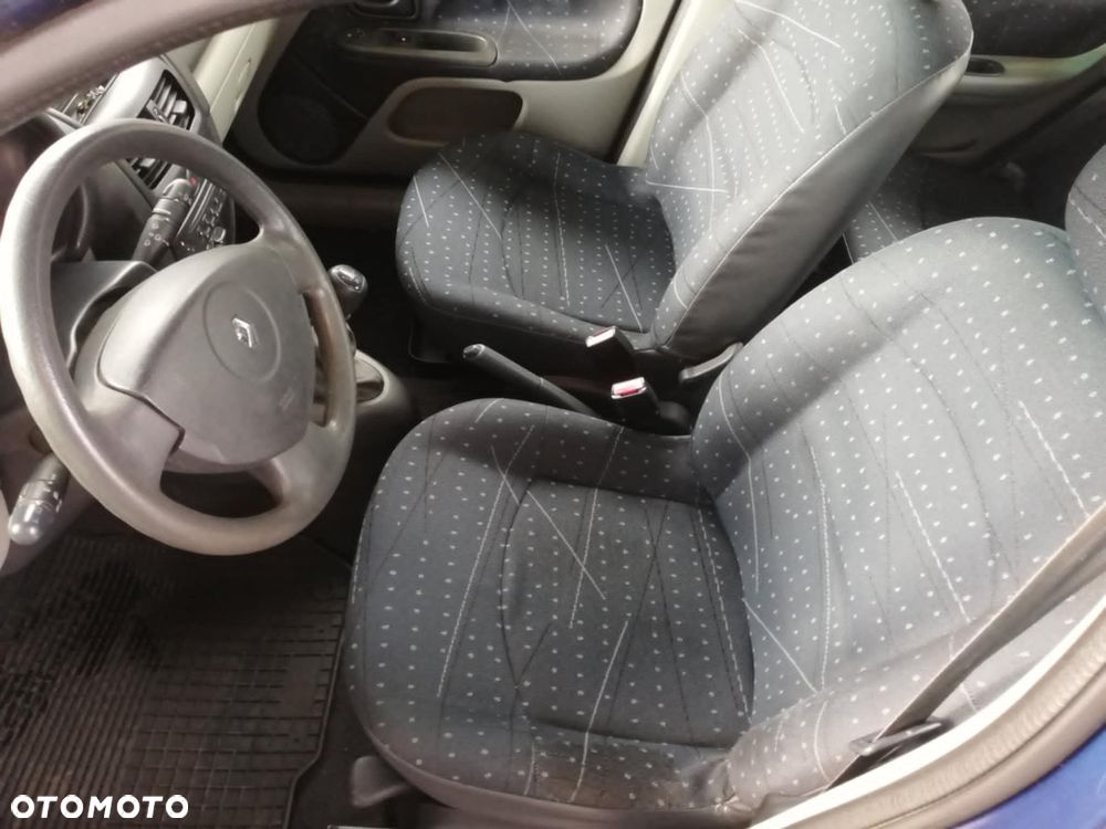 Renault Clio 1.2 16V Emotion - 9