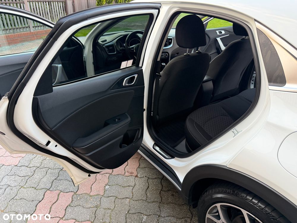 Kia XCeed 1.4 T-GDI M - 25