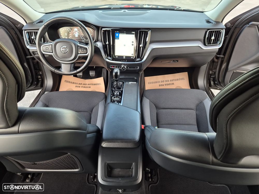 Volvo V60 2.0 D3 Momentum Plus - 19