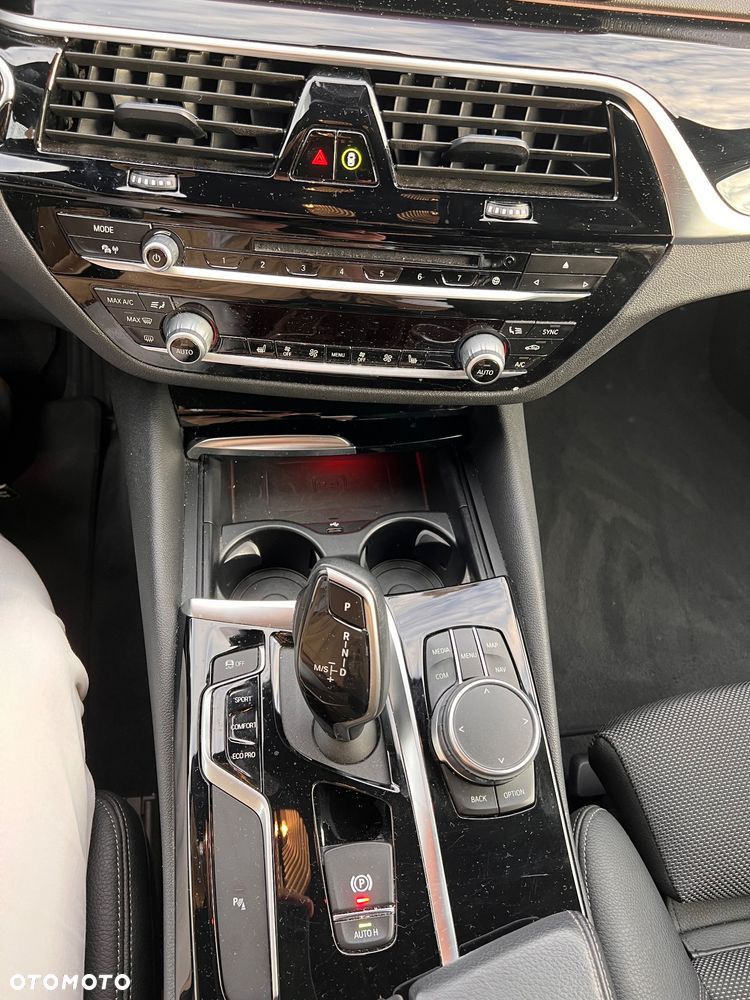 BMW Seria 5 520d M Sport Edition - 5
