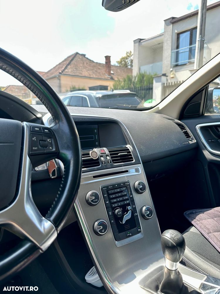 Volvo XC 60 DRIVe Momentum - 4