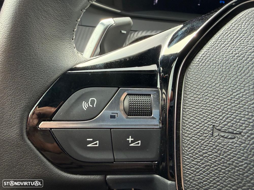 Peugeot 2008 Hybrid 145 e-DSC Allure - 31