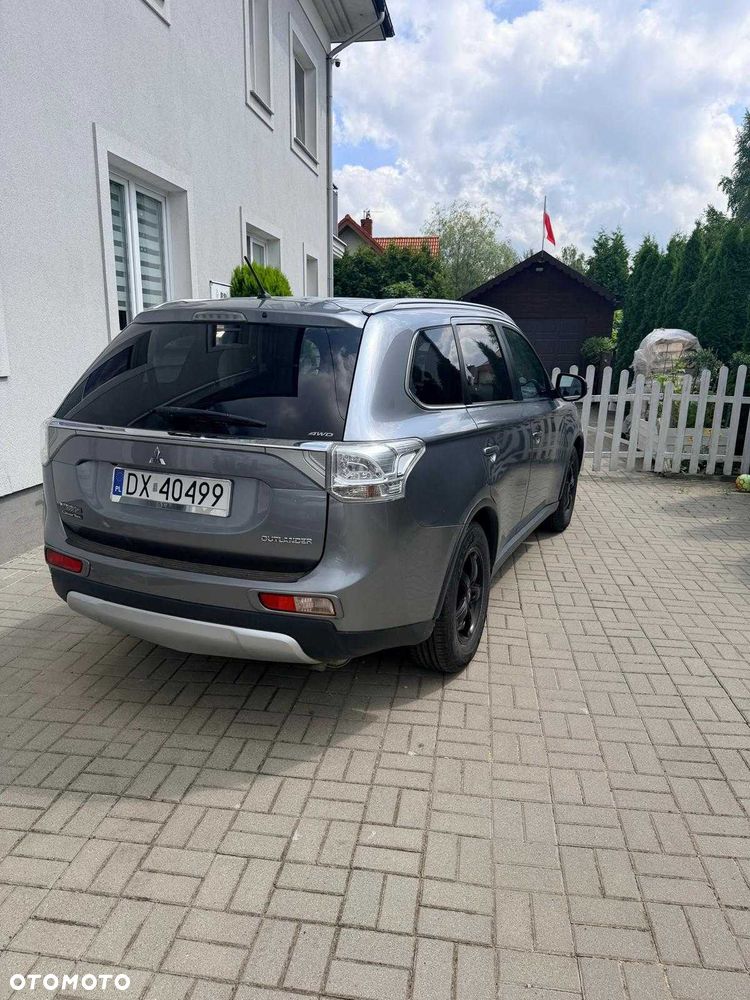 Mitsubishi Outlander - 4