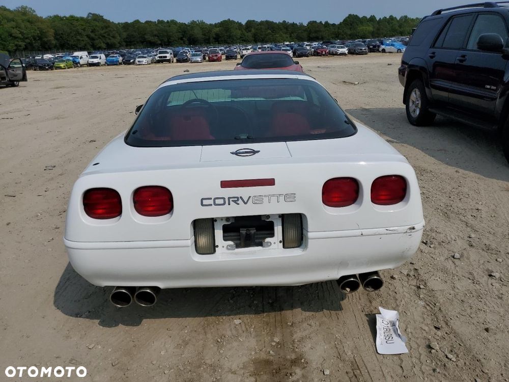 Chevrolet Corvette - 5