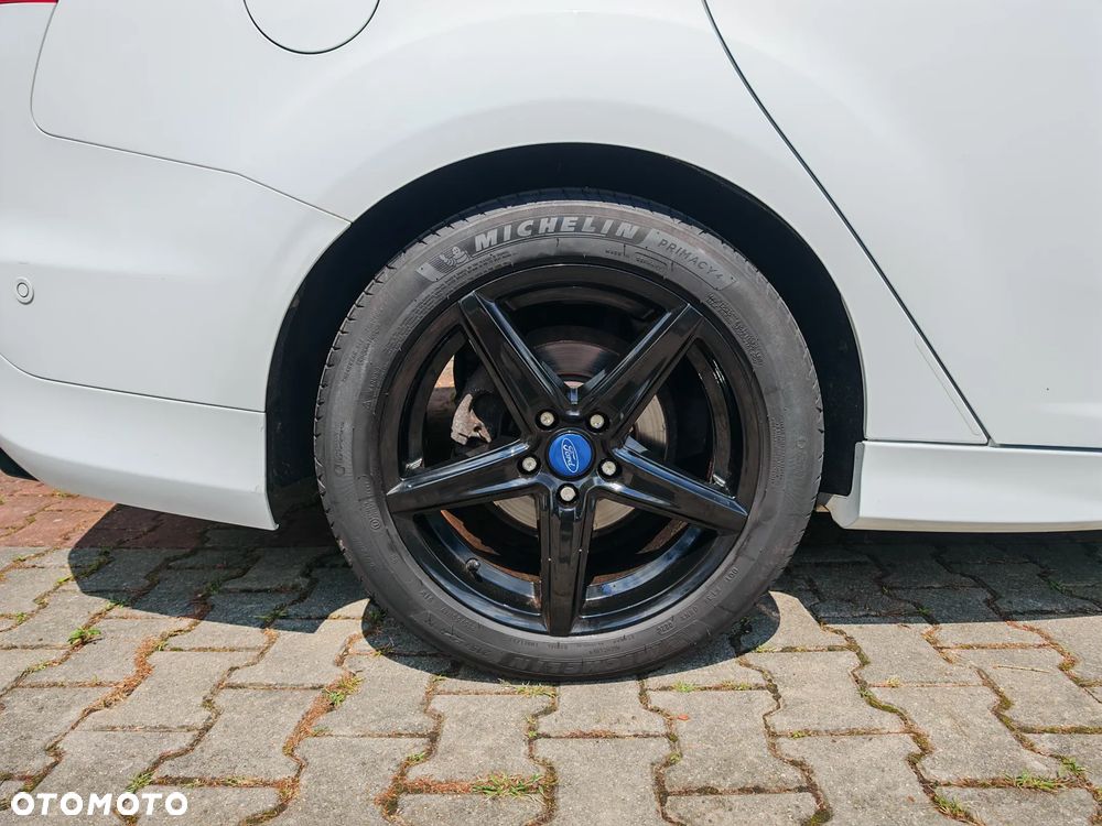 Ford Focus 1.5 EcoBoost ST-Line - 32