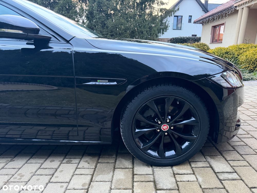 Jaguar XF 2.0 i4D AWD R-Sport - 11