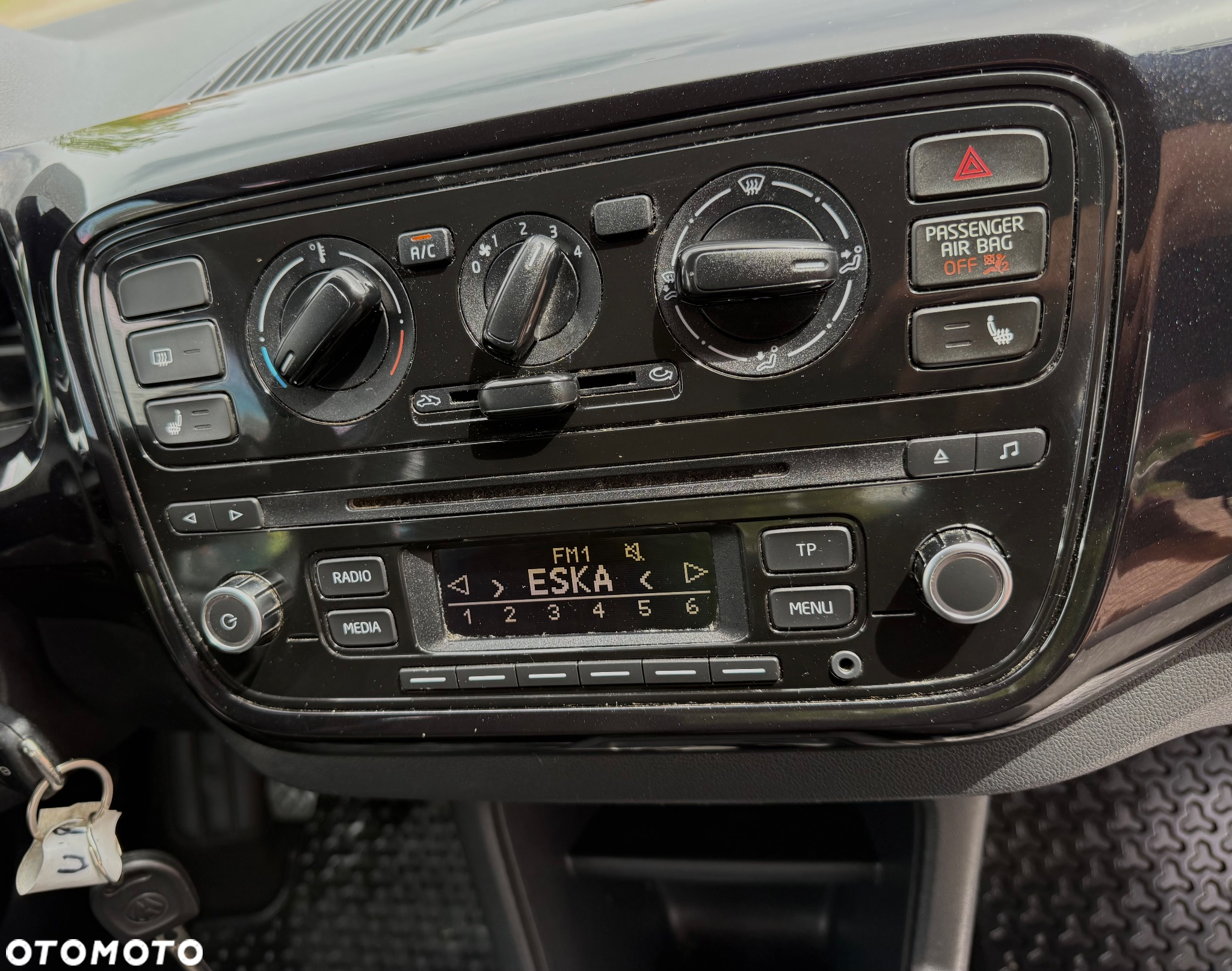 Volkswagen up! 1.0 beats - 26