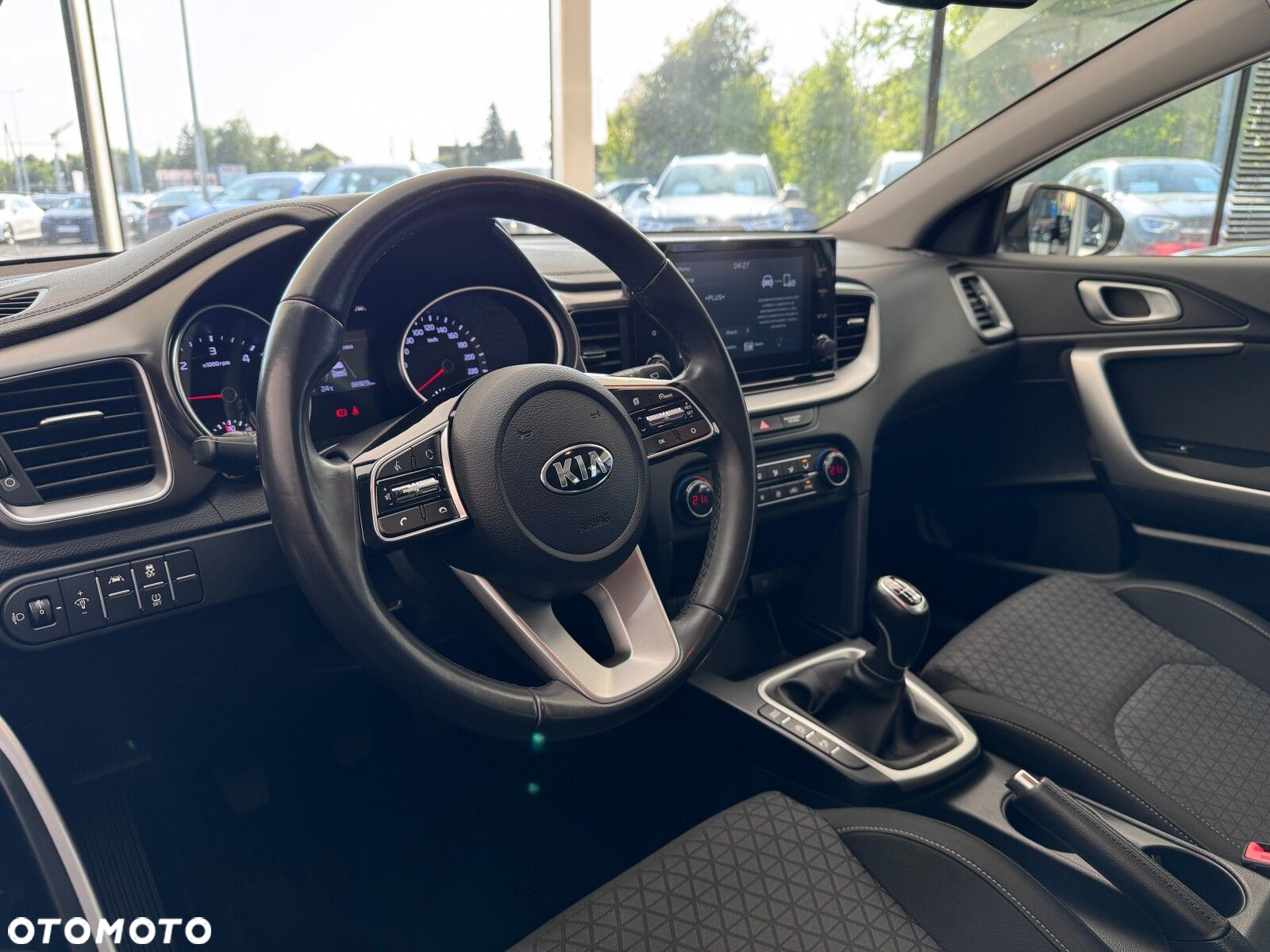 Kia Ceed - 8