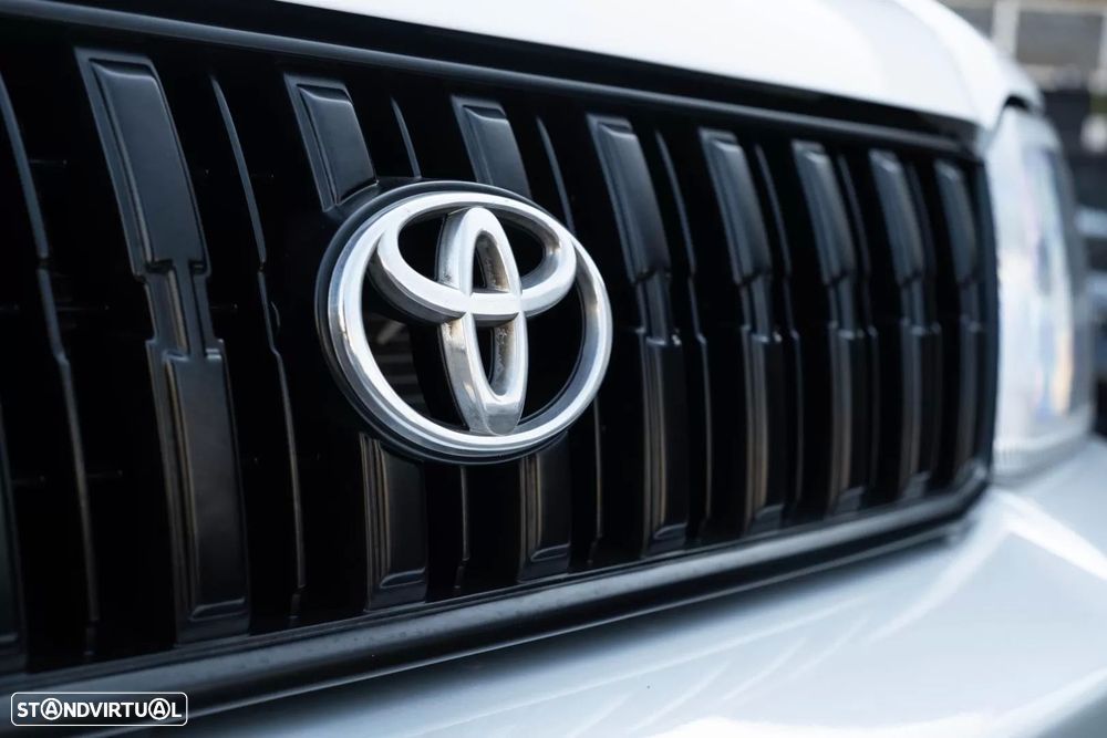 Toyota Land Cruiser 3.0 TD Pack 2 - 8