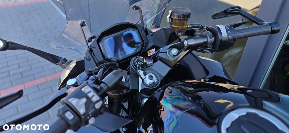 Kawasaki Ninja 1000 SX - 35