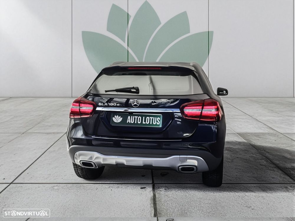 Mercedes-Benz GLA 180 d Urban - 5