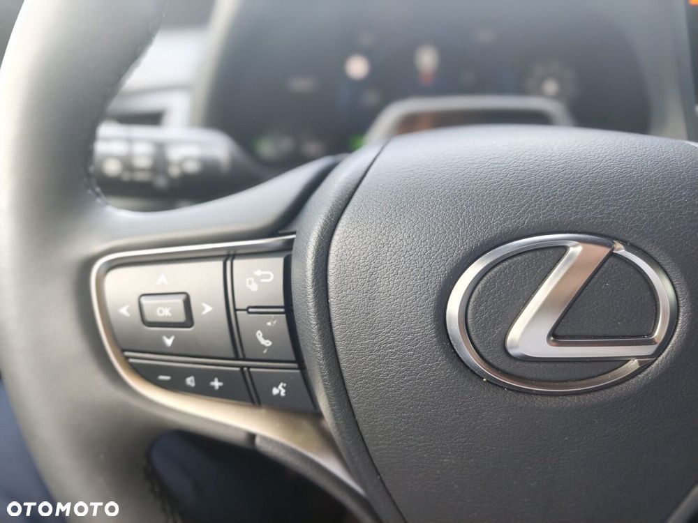 Lexus UX - 24