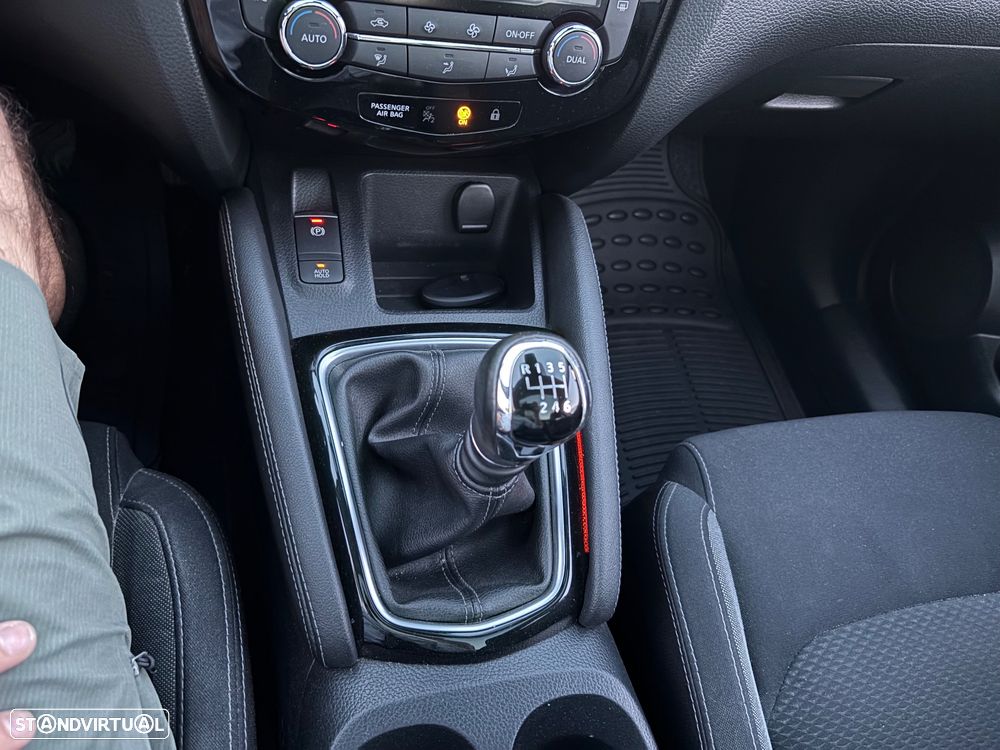 Nissan Qashqai 1.3 DIG-T N-Connecta J18 - 8