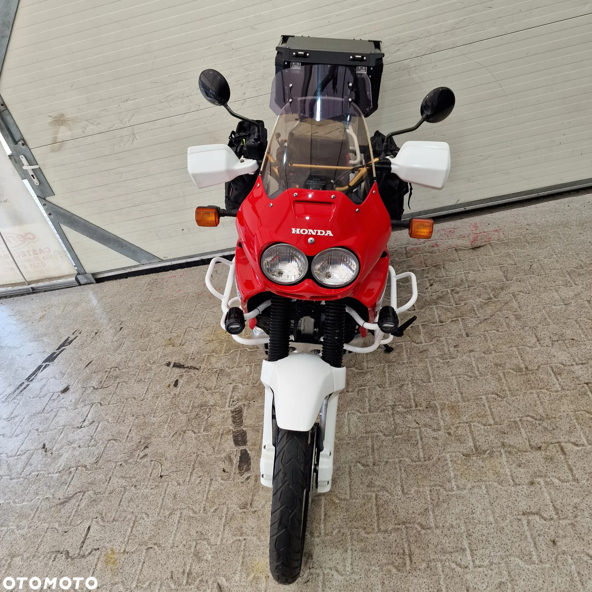 Honda XRV - 16