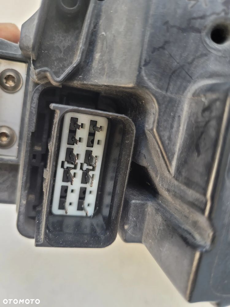 Volvo C30 / C70 lift lampa przód prawa xenon skretny - 7