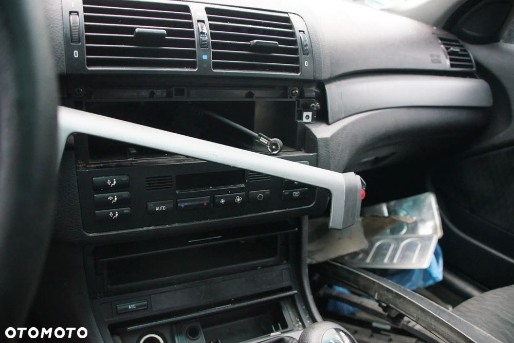 Auto na części - BMW E46 1.9 118 KM M43B19 7505600 386 1998R Silnik Skrzynia Drzwi Błotnik Klapa Zderzak Lampa Lusterko Szyba Deska Kokpit Sterownik Moduł Czujnik Licznik Kierownica Panel - 12