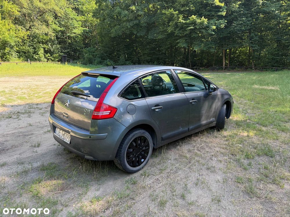 Citroen C4 2010 photo 3