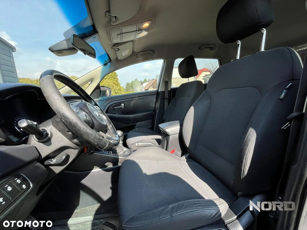 Kia Carens 1.6 GDI L - 11
