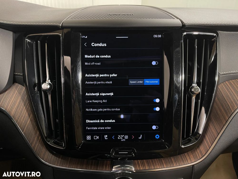 Volvo XC 60 B5 MHEV AT8 AWD Inscription - 19