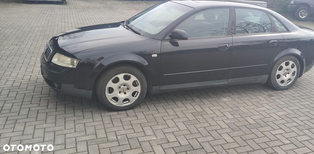 Audi A4 Limousine - 4