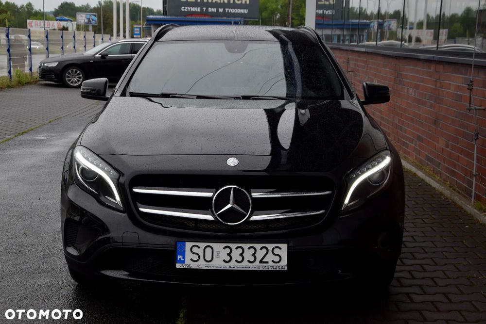 Mercedes-Benz GLA 180 - 9