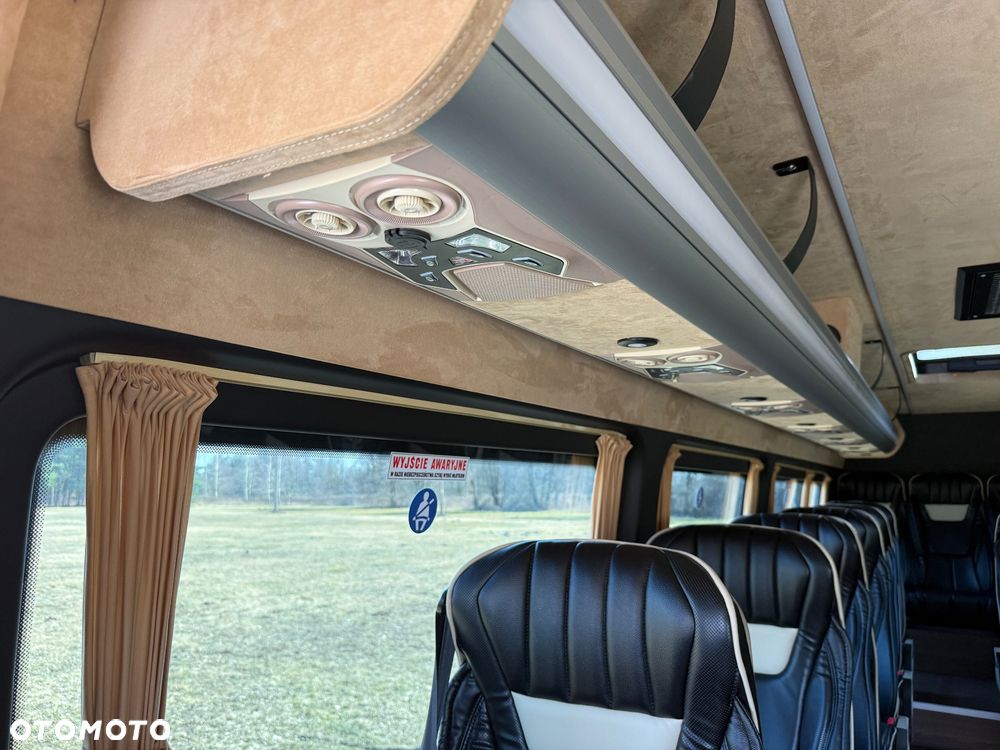 Mercedes-Benz Sprinter 519 - 18