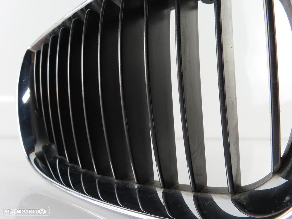 Grelha Cromada Direito/Frente Usado / Original BMW 1 (E87) 51137077130 - 5