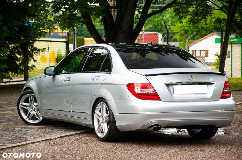 Mercedes-Benz Klasa C 250 CGI BlueEff Avantgarde - 10