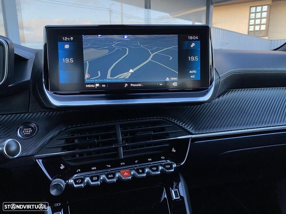 Peugeot 2008 1.2 PureTech GT EAT8 - 17