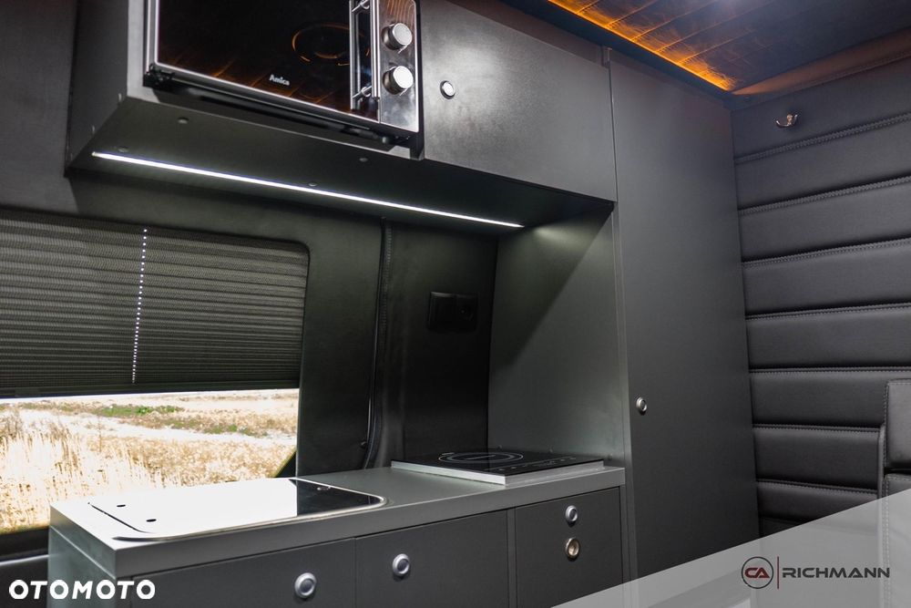 Mercedes-Benz Sprinter - 11