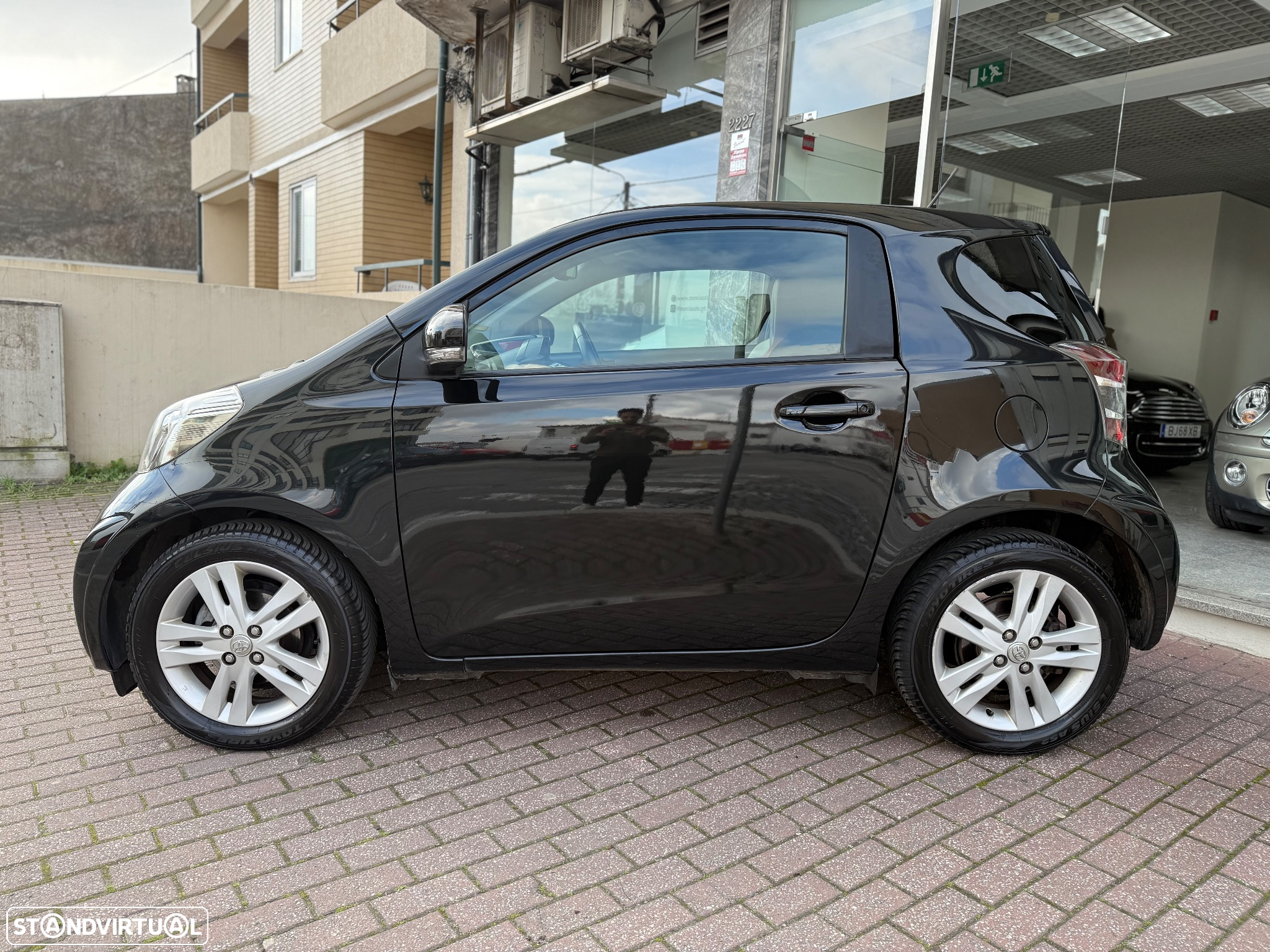 Toyota iQ 1.33 VVT-i 2 MultiDrive NAVI+Bluetooth - 3