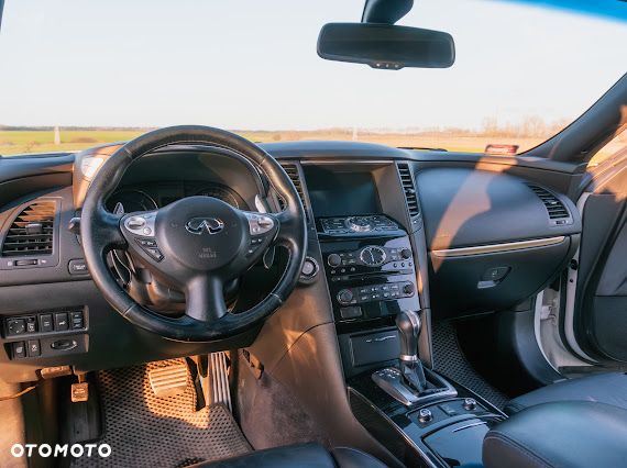 Infiniti Q70 3.0d S Premium - 9