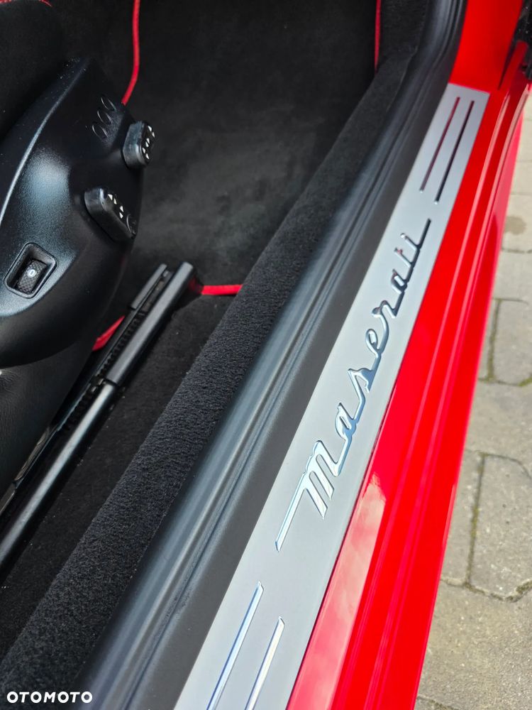 Maserati GranTurismo S Automat - 20