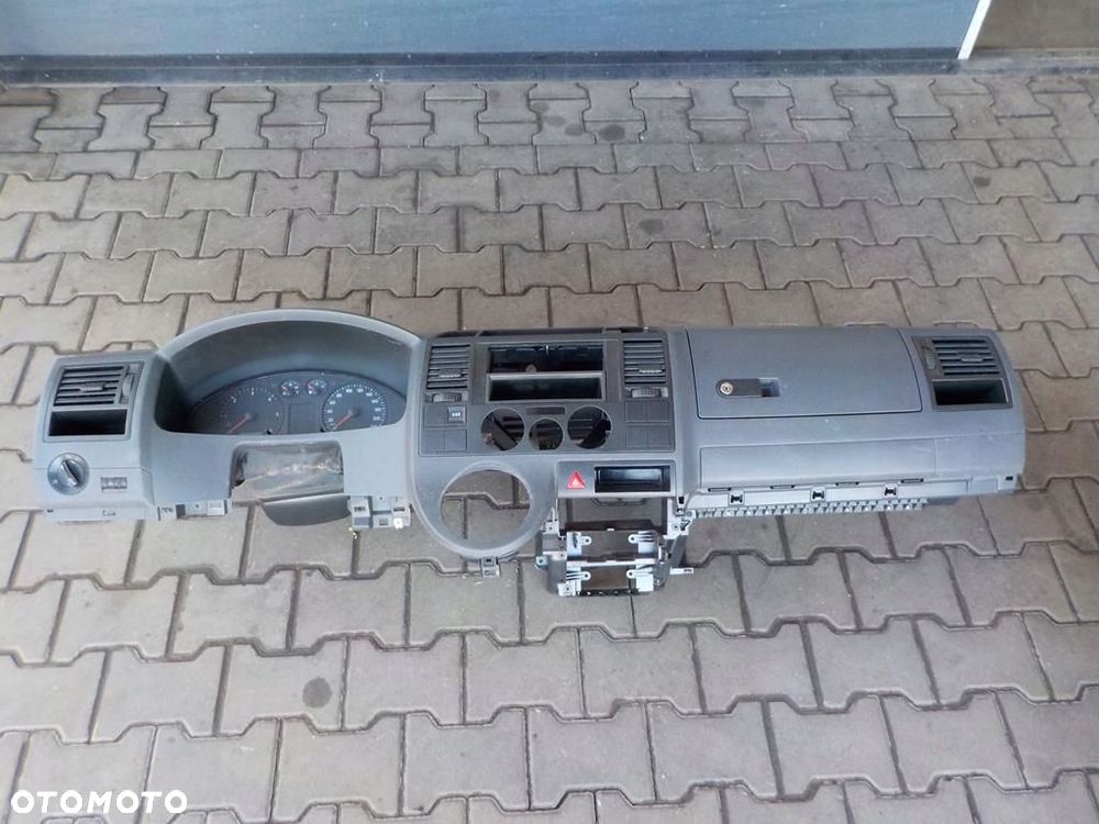 VW T5 DESKA ROZDZIELCZA KOKPIT KONSOLA - 1