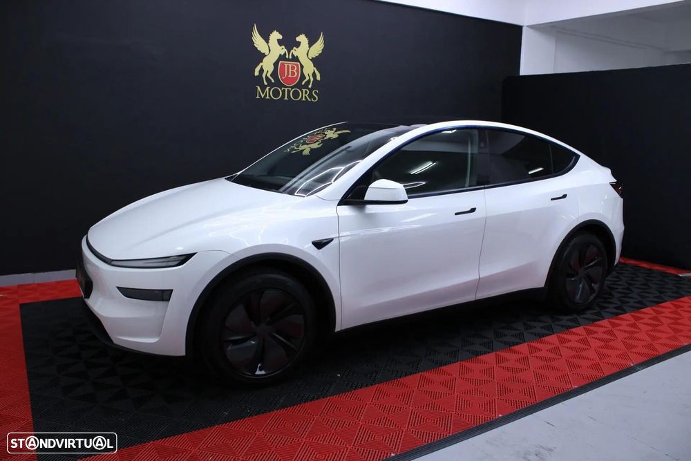 Tesla Model Y Standard - 2
